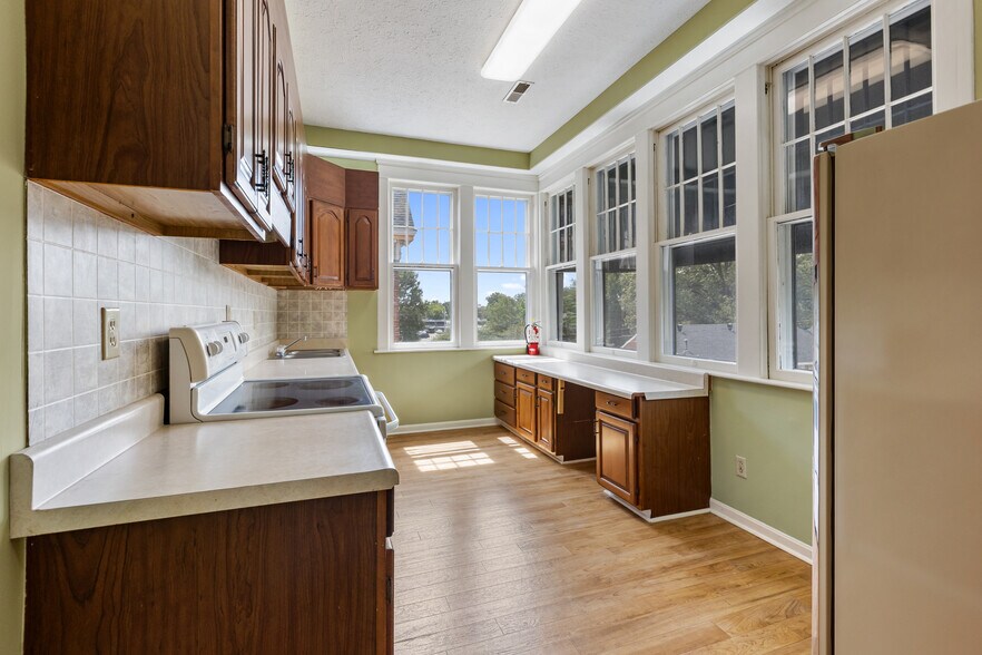 More Photos Of 1542 Frederica St, Owensboro Office Residential For Sale