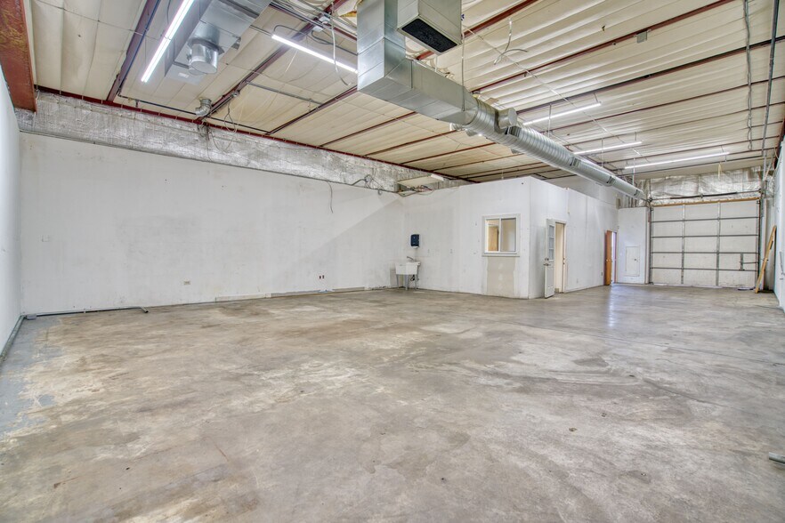 More Photos Of 555 Burbank St, Broomfield Flex For Lease