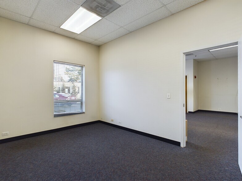 More Photos Of 3750 Industrial Ave, Rolling Meadows Warehouse For Sale