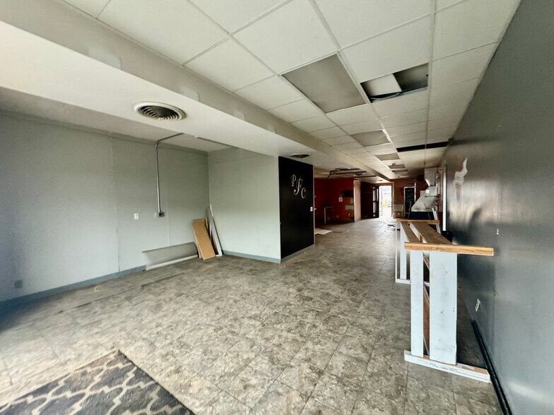 More Photos Of 126 Walnut St, Washington Freestanding For Sale