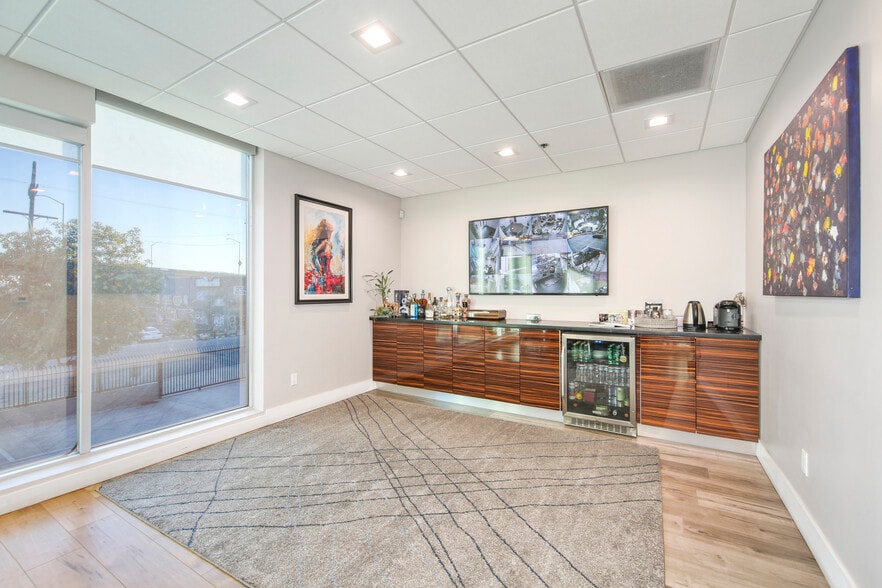 More Photos Of 1475 Long Beach Ave, Los Angeles Warehouse For Lease