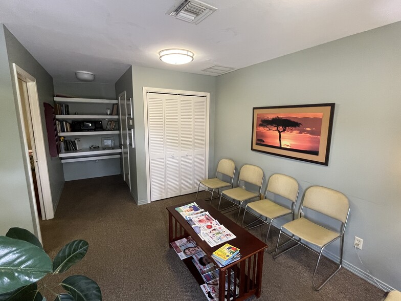 More Photos Of 12734 Kenwood Ln, Fort Myers Medical For Lease