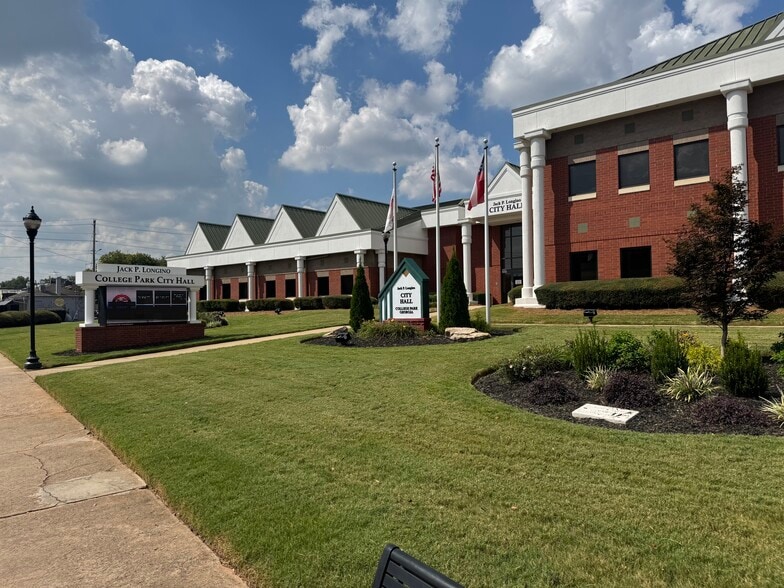 More Photos Of 1701 Hawthorne Ave, College Park Apartments For Sale