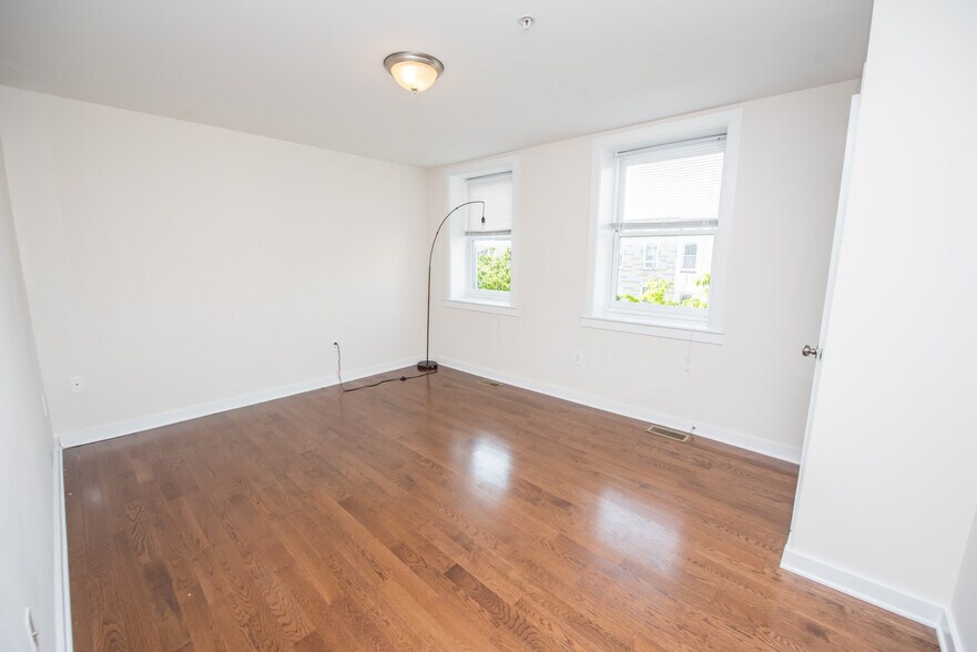 More Photos Of 803-807 Washington Blvd, Baltimore Storefront Retail Residential For Lease