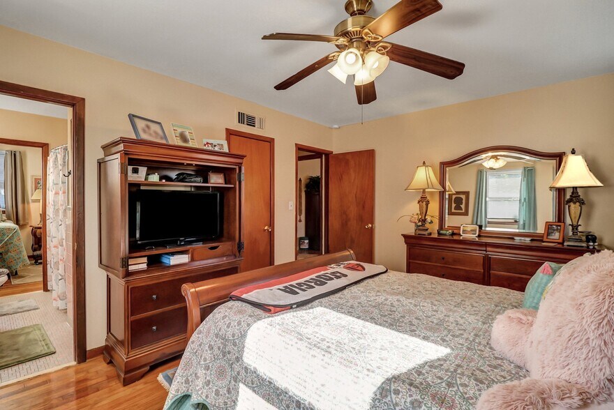 More Photos Of 601 E 53rd St, Savannah Apartments For Sale