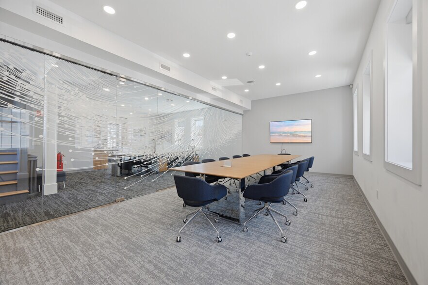 More Photos Of 40-42 Bank St, New London Storefront Retail Office For Lease