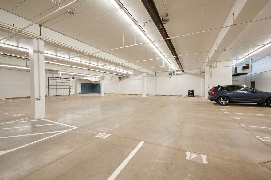 More Photos Of 7201 Metro Blvd, Edina Office For Lease
