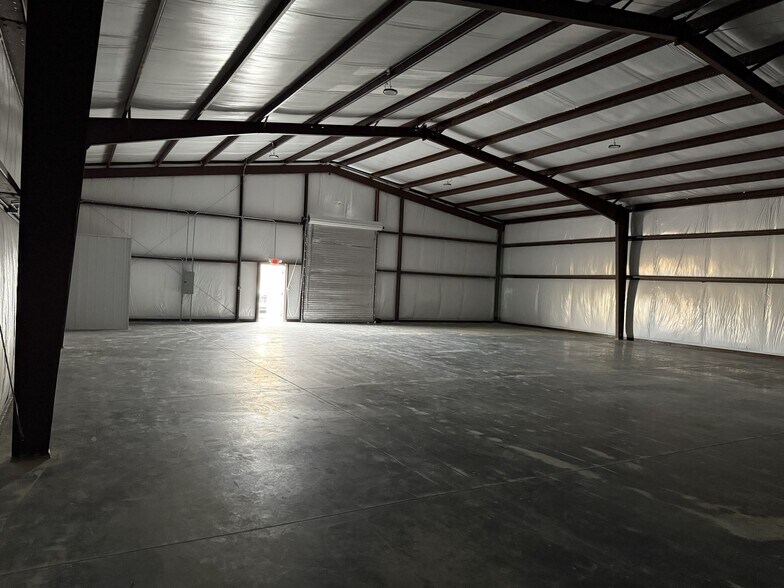 More Photos Of 1345 Potter Town Rd, Midway Industrial For Sale