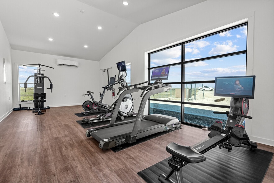 More Photos Of 4706 George Owens Rd, Ponder Trailer Camper Park For Sale