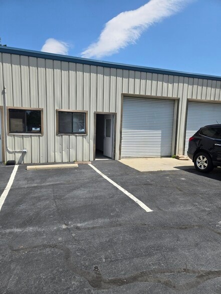 More Photos Of 3715 Argent Blvd, Ridgeland Self Storage For Lease