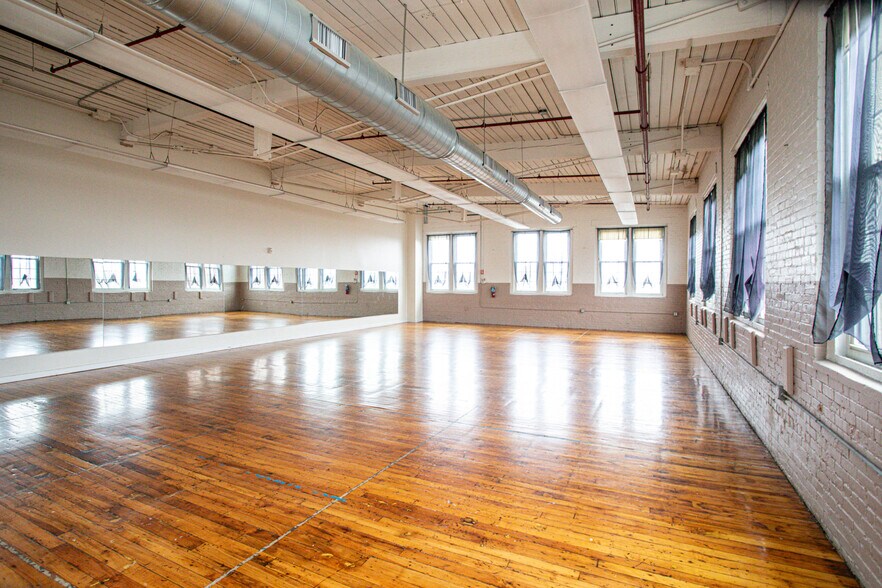 More Photos Of 145 Globe St, Fall River Office For Lease