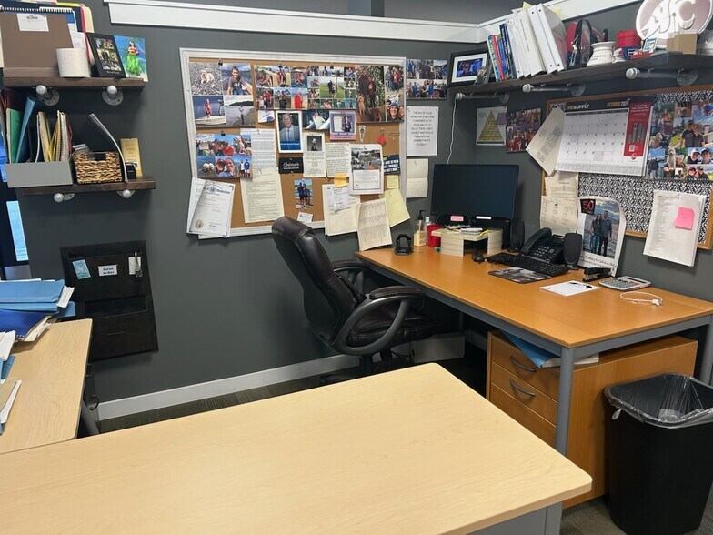 More Photos Of 12409 State Ave, Marysville Flex For Lease