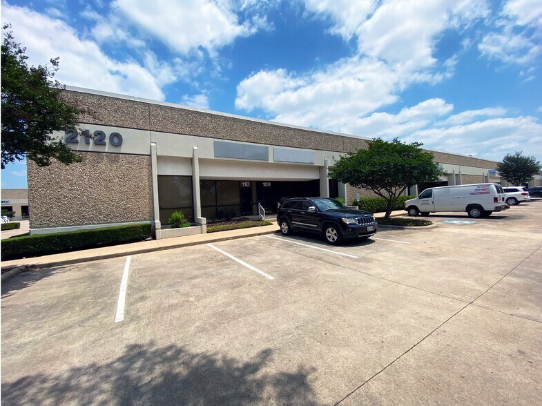 More Photos Of 2200 Denton Dr, Austin Unknown For Lease