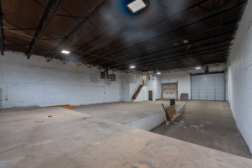 More Photos Of 140 N Kresson St, Baltimore Industrial For Sale