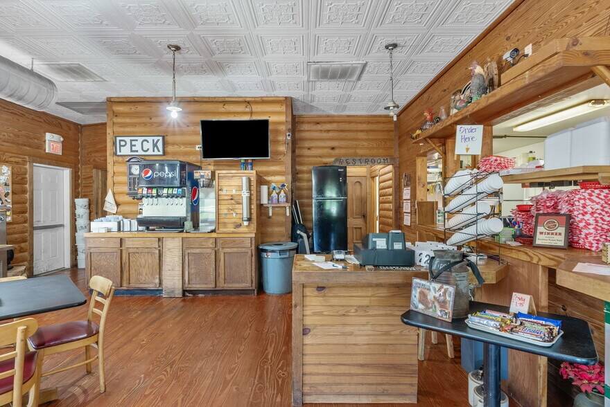 More Photos Of 1499 N Meridian Rd, Peck Restaurant For Sale