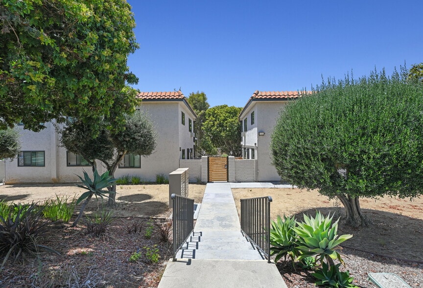 More Photos Of 628 W California Ave, Vista Apartments For Sale