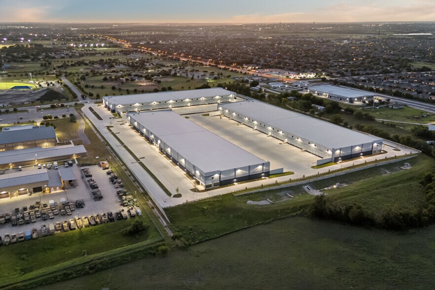 More Photos Of 701 North Red Bud Lane, Round Rock Unknown For Lease