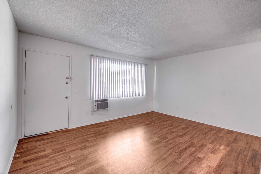 More Photos Of 3943 N H St, San Bernardino Apartments For Sale