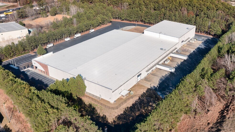 More Photos Of 1775 Hillcrest Rd, Norcross Distribution For Lease