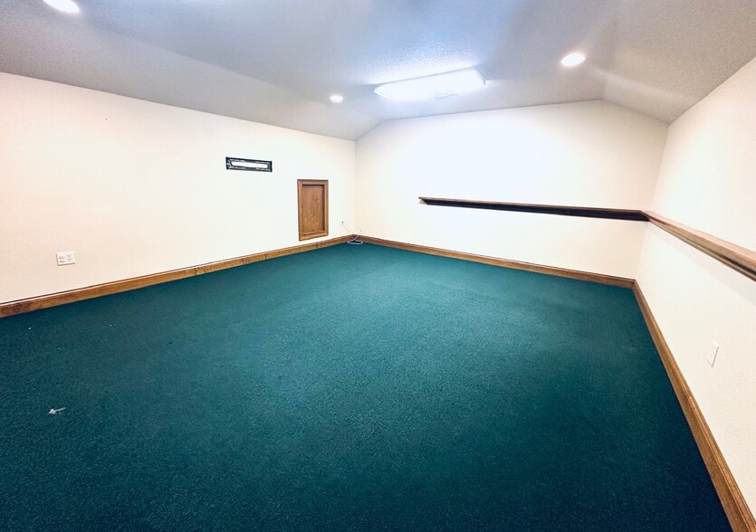 More Photos Of 5115 S Lakeland Dr, Lakeland Office For Lease