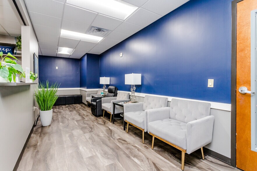 More Photos Of 5477 Glen Lakes Dr, Dallas Medical For Lease