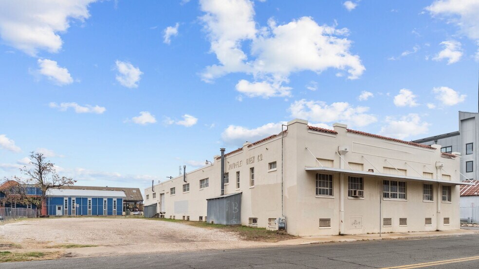 More Photos Of 135 E Cevallos St, San Antonio Manufacturing For Lease