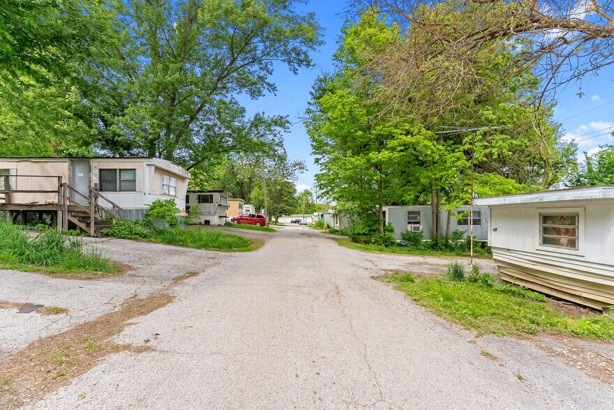 More Photos Of 4105 Nobis Dr, Davenport Manufactured Housing Mobile Home Park For Sale