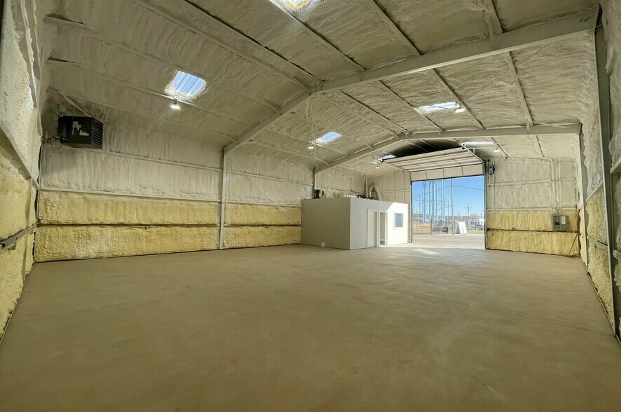 More Photos Of 411 N Williams St, Amarillo Warehouse For Lease