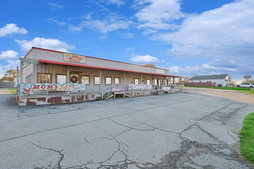 More Photos Of 317 W FM 120, Pottsboro General Retail For Sale