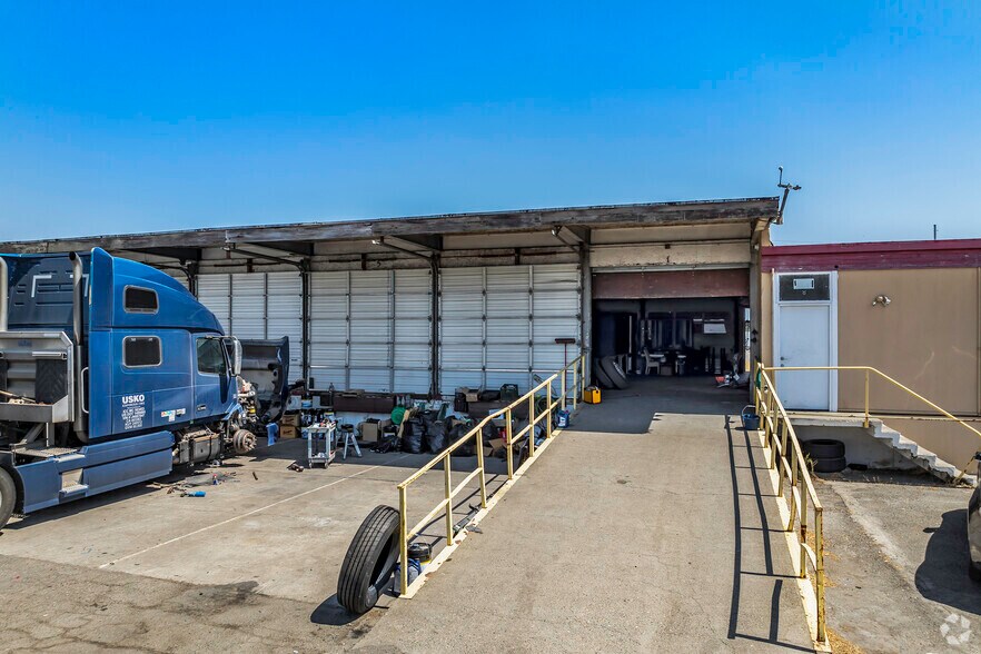 More Photos Of 900 F St, West Sacramento Truck Terminal For Sale
