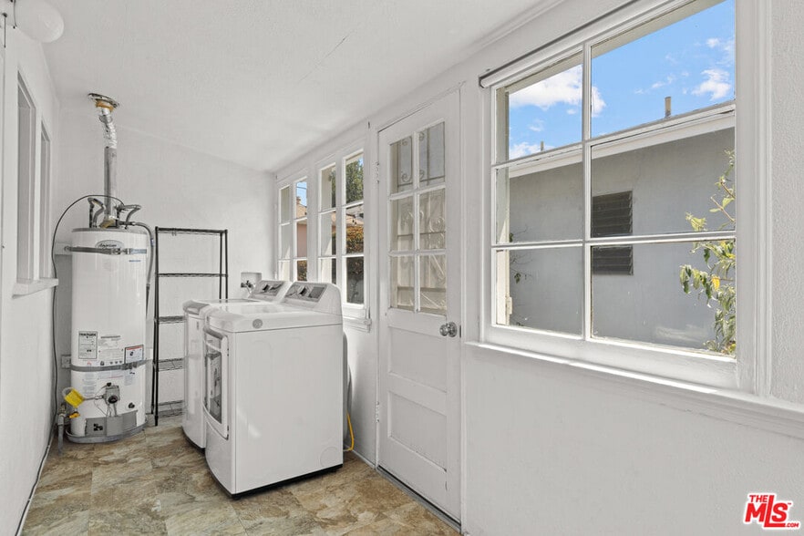 More Photos Of 1630 Franklin St, Santa Monica Multifamily For Sale
