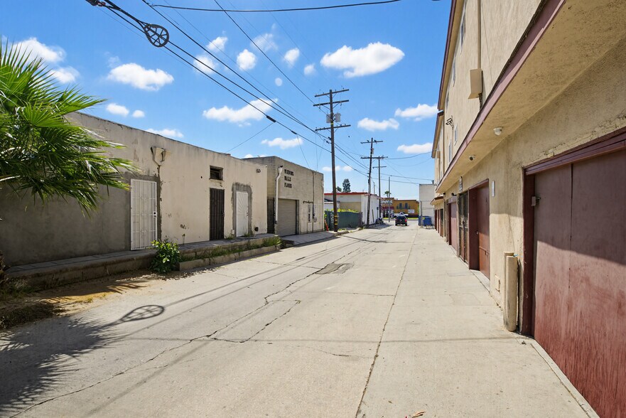 More Photos Of 1029-1033 N La Brea Ave, Inglewood Storefront For Sale