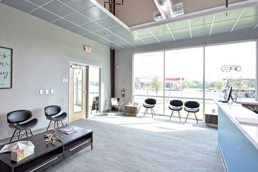More Photos Of 2005 N Lakeline Blvd, Cedar Park Medical For Sale