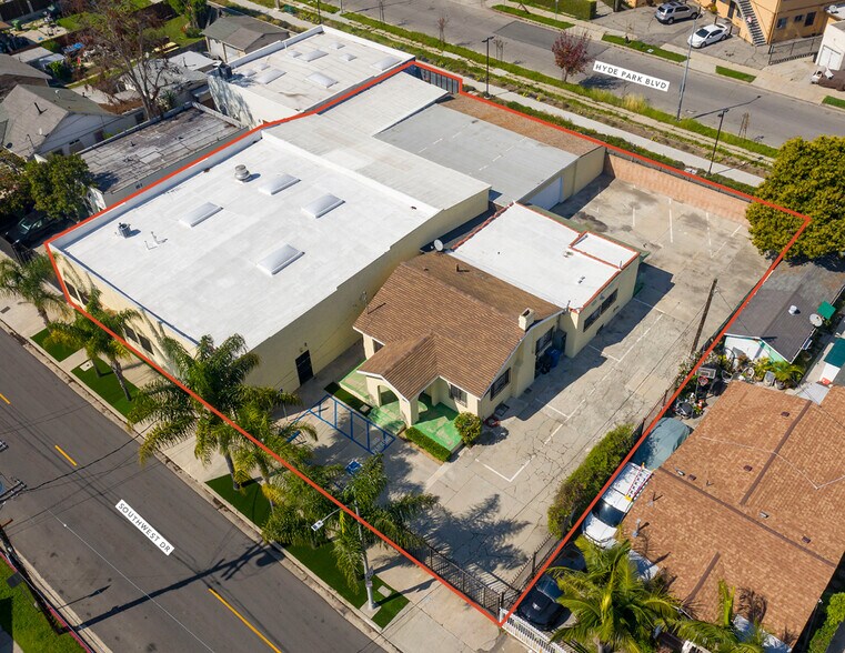 More Photos Of 2703 Southwest Dr, Los Angeles Warehouse For Lease