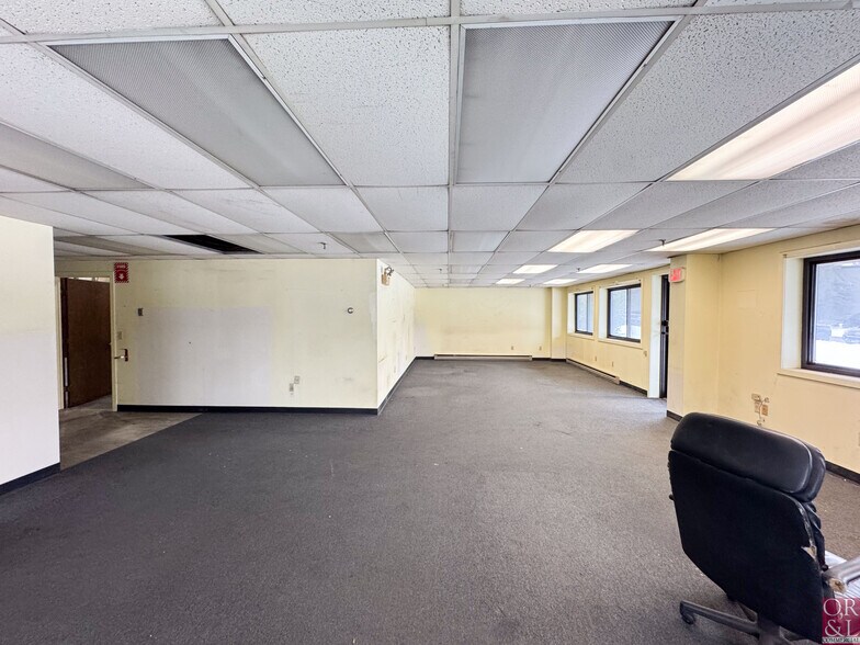 More Photos Of 39B Plains Rd, Essex Warehouse For Lease