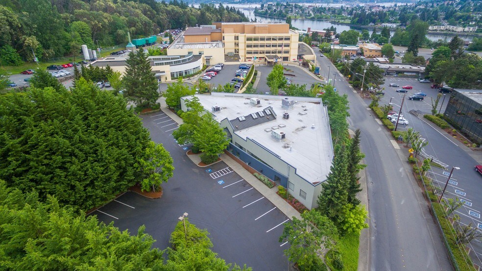 More Photos Of 2600-2602 Cherry Ave, Bremerton Medical For Lease