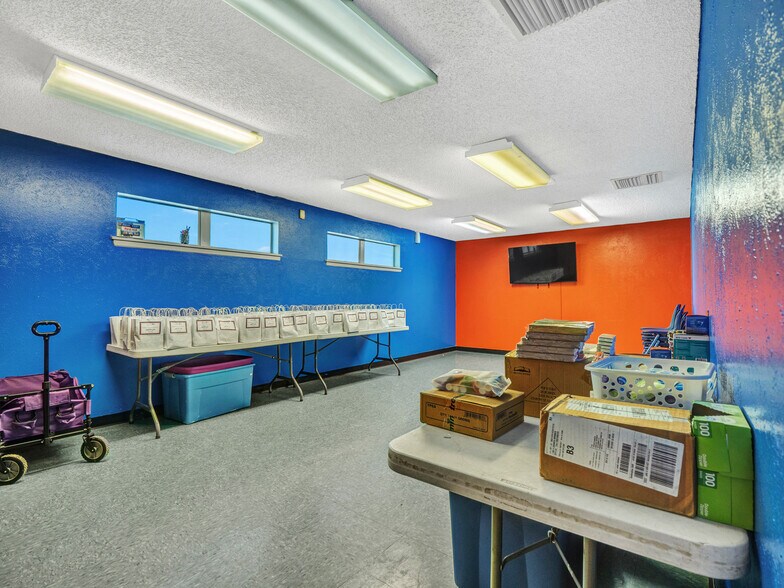 More Photos Of 824 W Pipeline Rd, Hurst Religious Facility For Sale