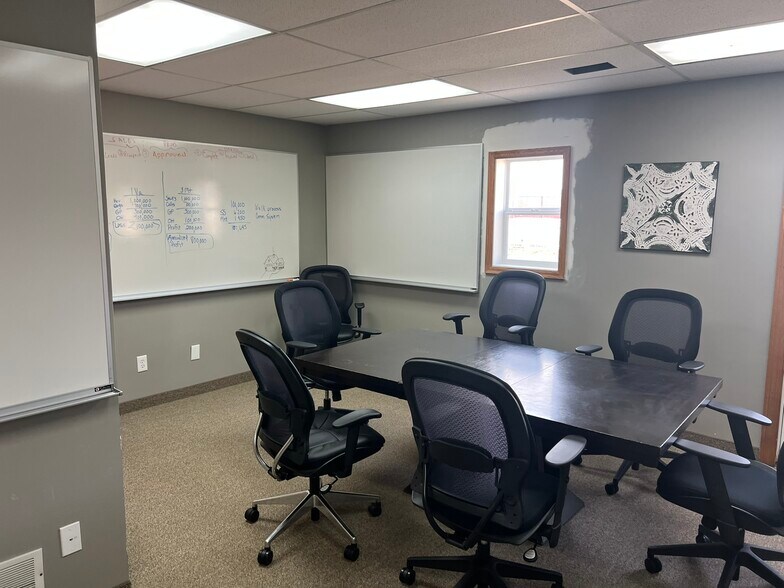 More Photos Of 3095 NW 162nd Ln, Andover Warehouse For Sale