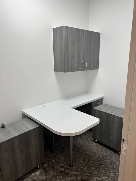 More Photos Of 17119 Wayside Dr, Dumfries General Retail For Sale