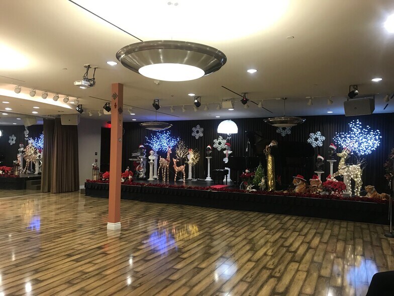 More Photos Of 950 Roosevelt Ave, Irvine Loft Creative Space For Lease