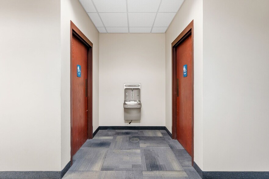 More Photos Of 2905 Lexington Ave S, Eagan Flex For Sale