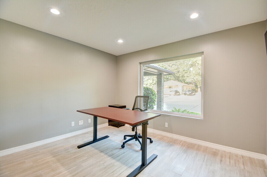 More Photos Of 26615 Oak Ridge Dr, The Woodlands Office For Lease