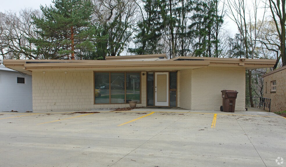 More Photos Of 1821 Fulton Dr NW, Canton Office For Sale