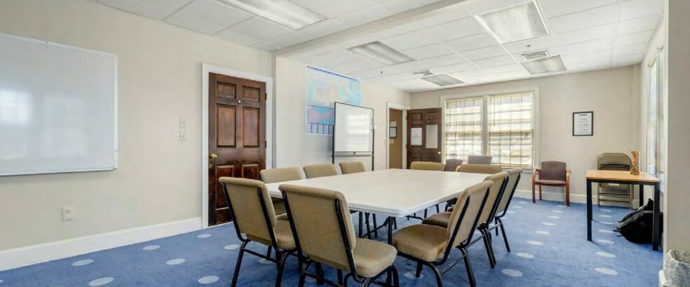 More Photos Of 89 Court St, Plymouth Freestanding For Lease