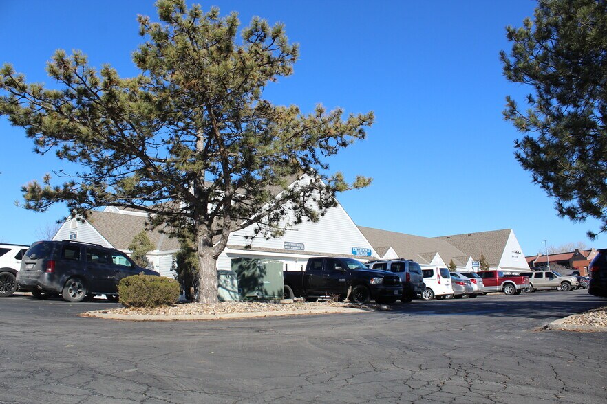 More Photos Of 5703-5713 NW 64th Ter, Kansas City Medical For Sale