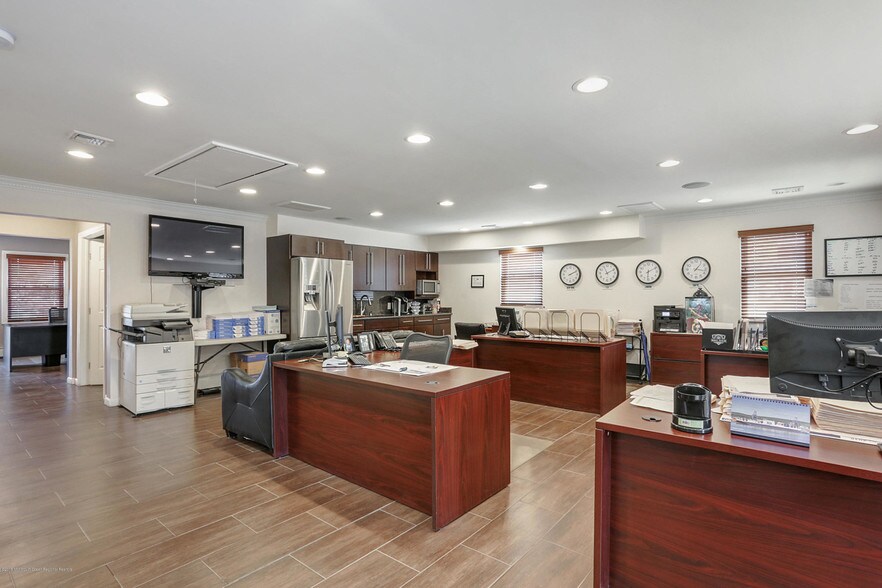 More Photos Of 937 US Highway 9, Sayreville Freestanding For Sale