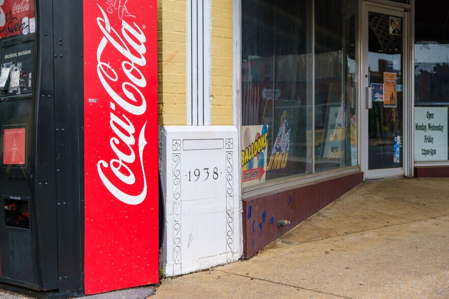 More Photos Of 227 N Main St, Harrisonburg General Retail For Sale