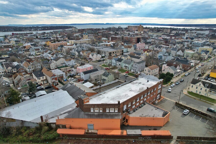 More Photos Of 224 Washington St, Perth Amboy Warehouse For Lease