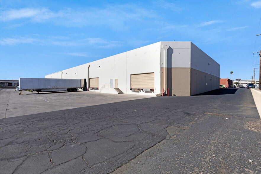 More Photos Of 2465 S Industrial Park Ave, Tempe Warehouse For Lease