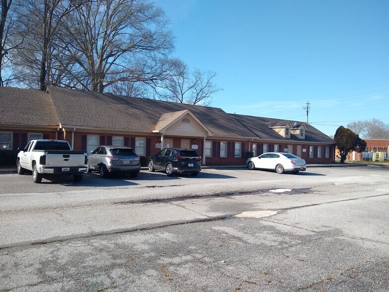 More Photos Of 118 North Ave, Jonesboro Office For Lease